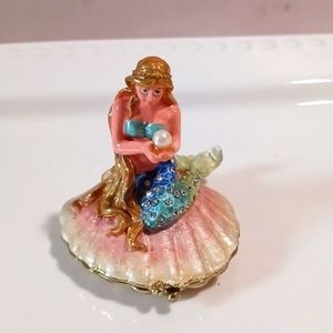 Bejeweled 💎 Mermaid 🧜 on Sea Shell Enamel Metal Trinket Box 🧜‍♀️